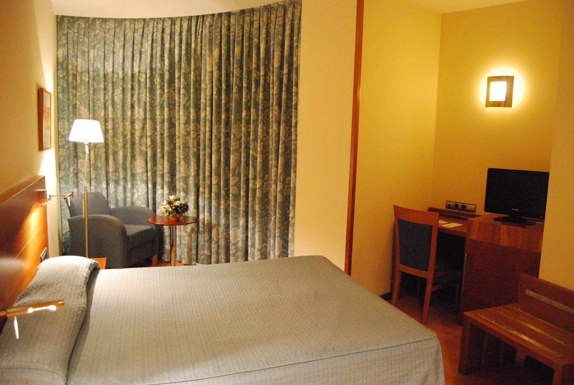 Hotel Mieres Del Camino Eksteriør billede