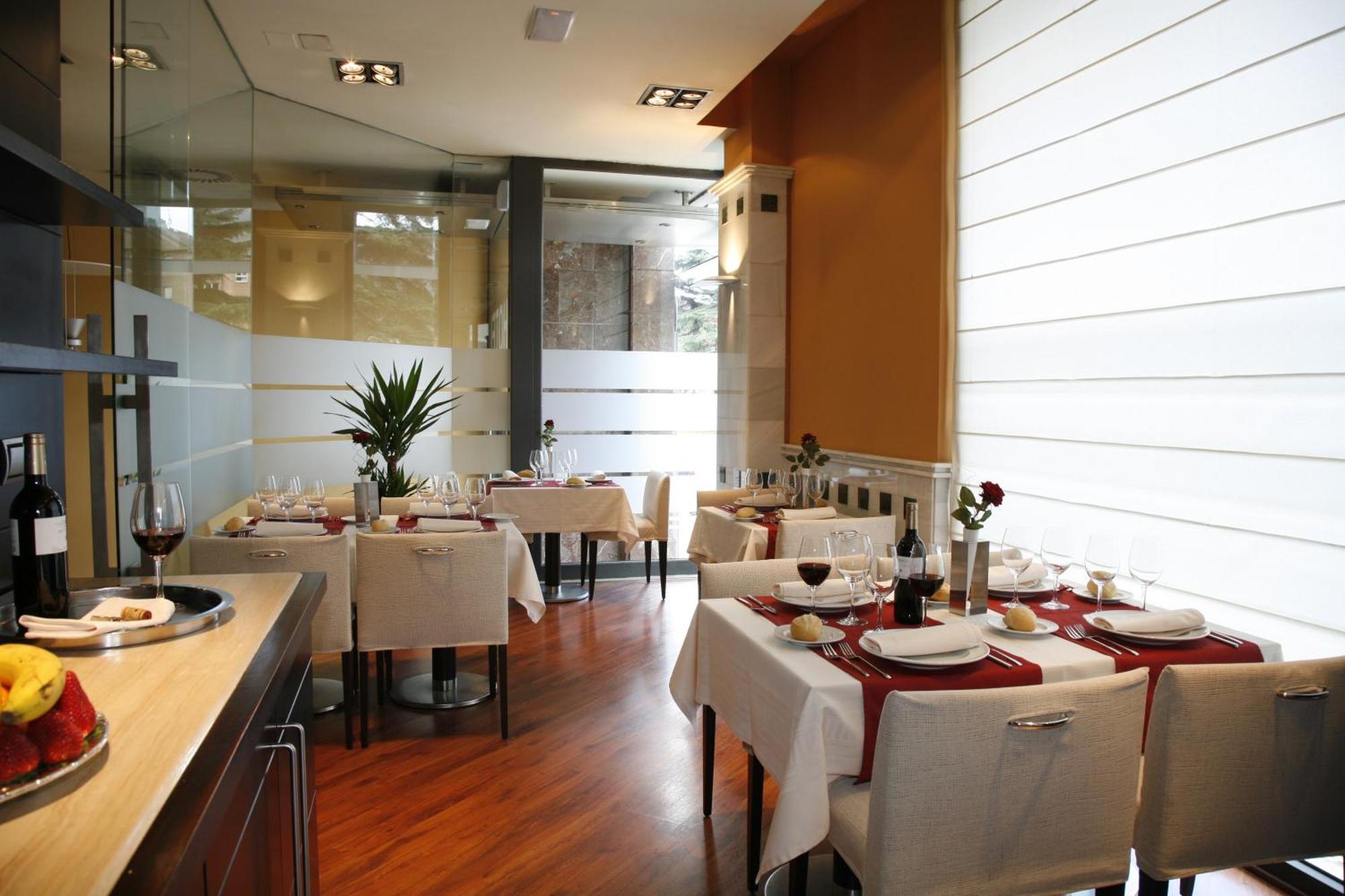 Hotel Mieres Del Camino Eksteriør billede