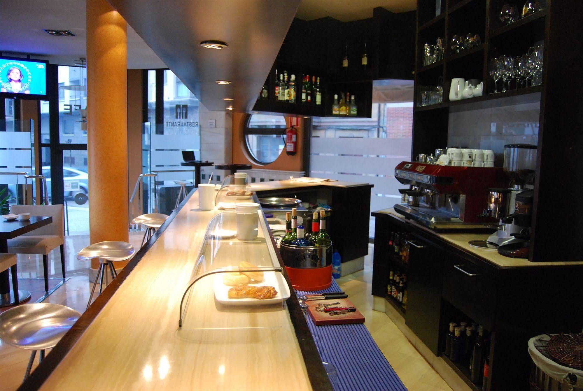 Hotel Mieres Del Camino Eksteriør billede